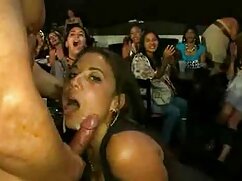 Sex quay len sinh vien tam trong der Badewanne