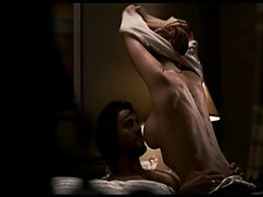 Sexy cô gái tóc vàng xếch sinh viên với vú
